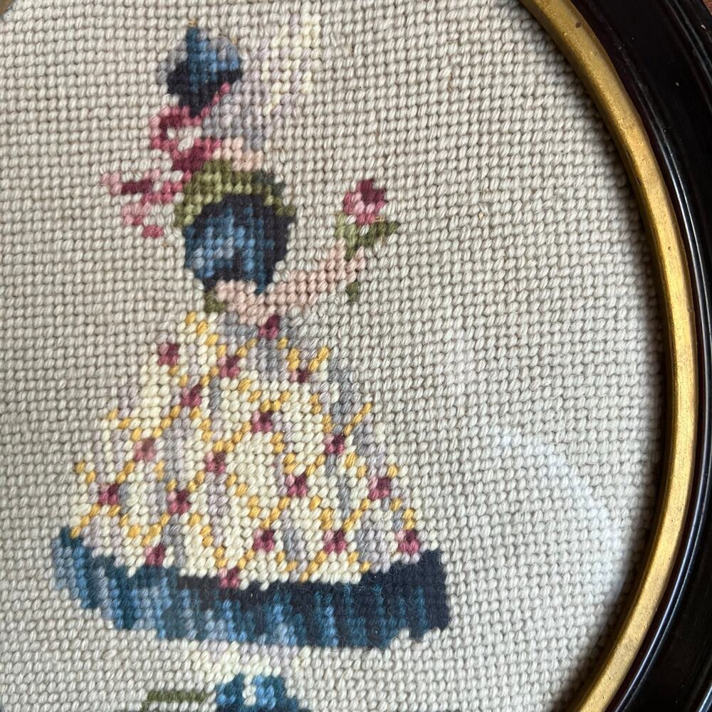 Pair of 1949 Hand Stitched Needlepoint Petit Point Oval Art Framed Vintage 40s - Picture 5 of 12